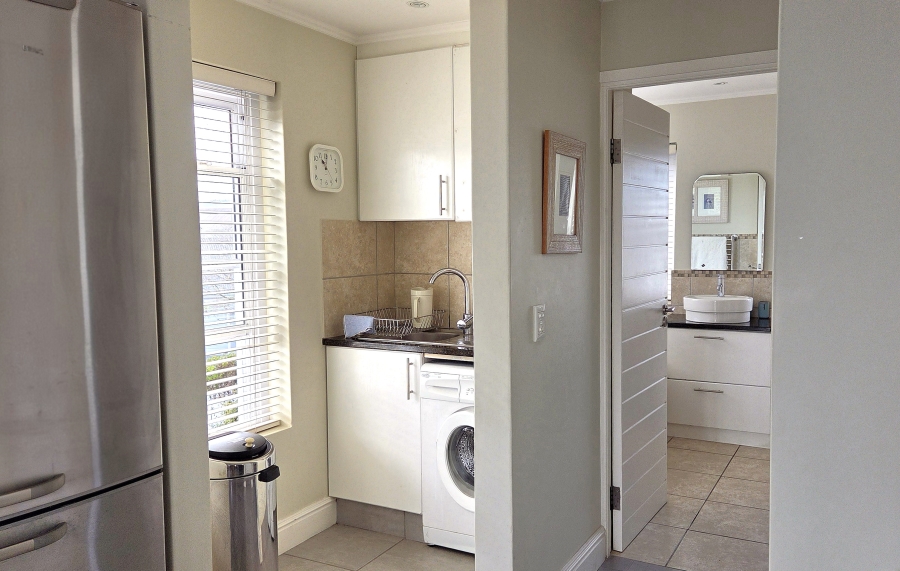To Let 1 Bedroom Property for Rent in Thesen Islands Western Cape